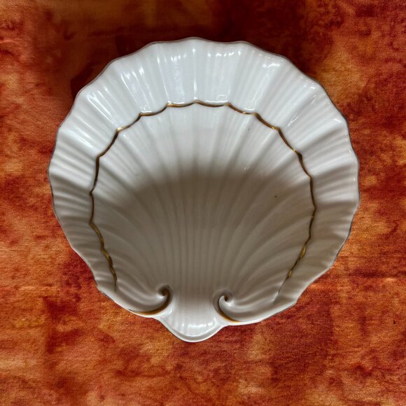 Vintage White and Gold Porcelain Sea Shell Dish - Number Marking 9646 - Picture 4 of 6